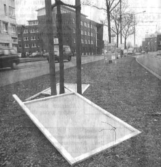 Wie an der Kurt-Schuhmacher-Straße sind stadtweit Wahlplakate abgerissen worden. Etliche sind ganz verschwunden. (Foto: Jo)